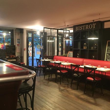 Hotel Restaurant Cousseau Parentis-en-Born Esterno foto