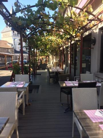 Hotel Restaurant Cousseau Parentis-en-Born Esterno foto