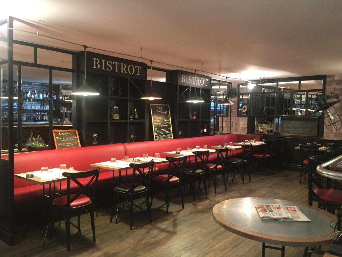 Hotel Restaurant Cousseau Parentis-en-Born Esterno foto