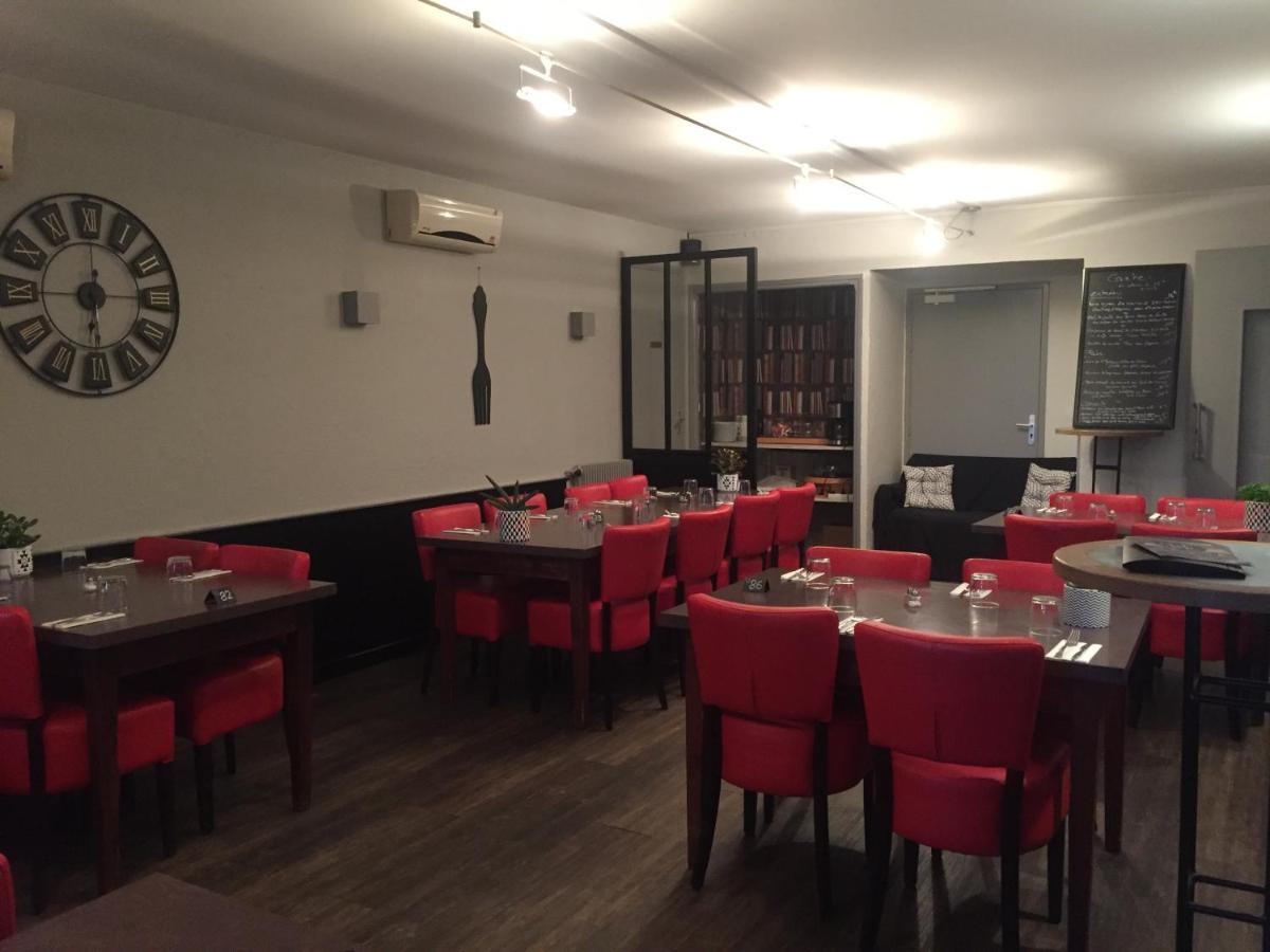 Hotel Restaurant Cousseau Parentis-en-Born Esterno foto